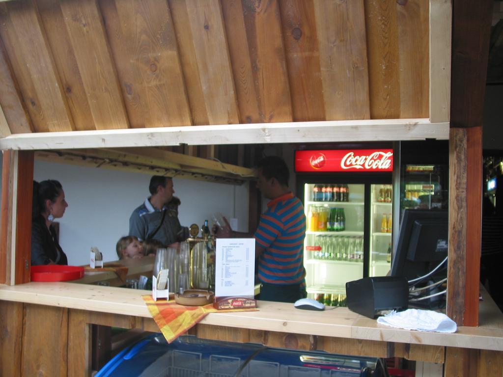 Villa Zoopark Zelcin à Mělník Extérieur photo