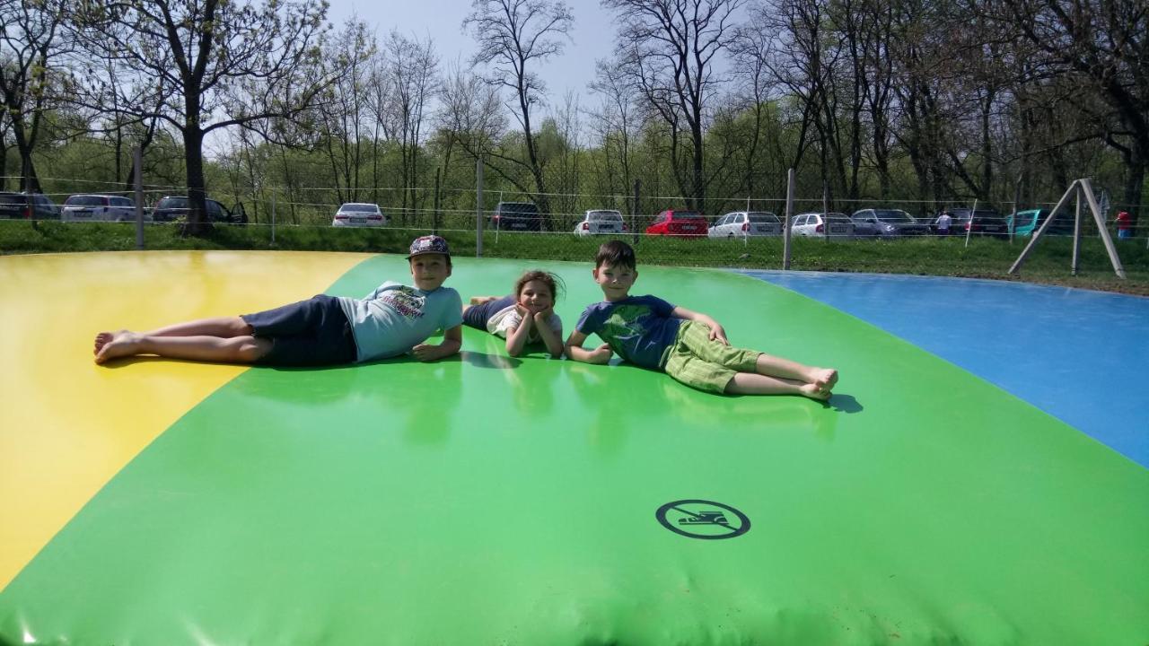 Villa Zoopark Zelcin à Mělník Extérieur photo